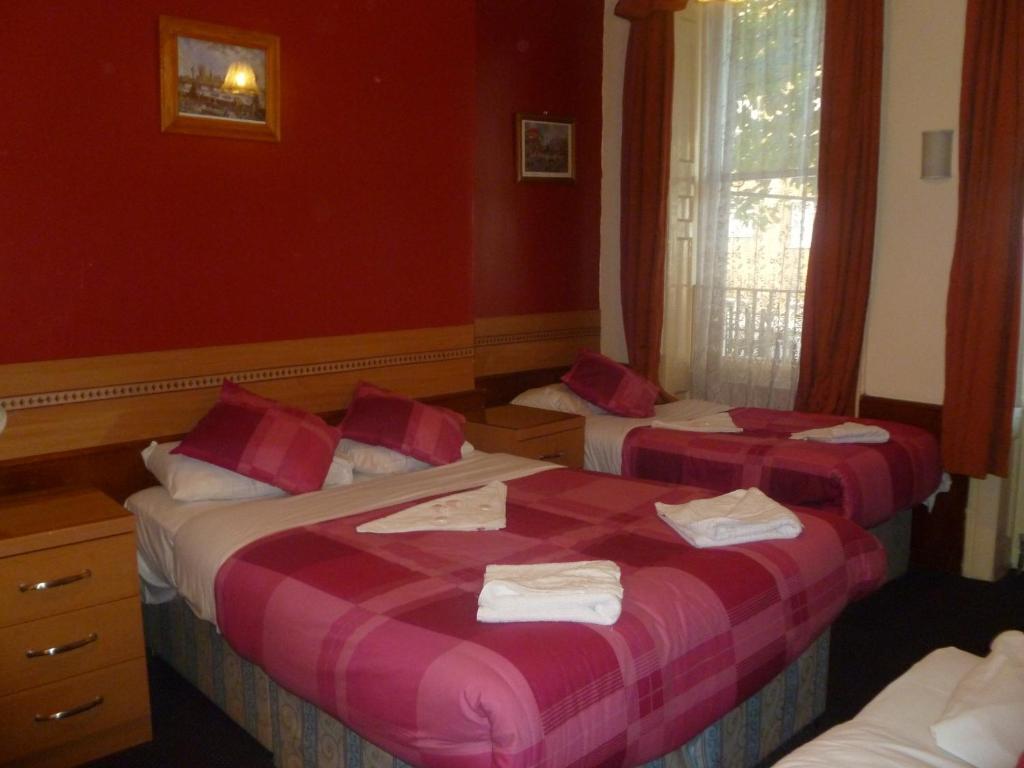 Triple Room,62907325:JPEG